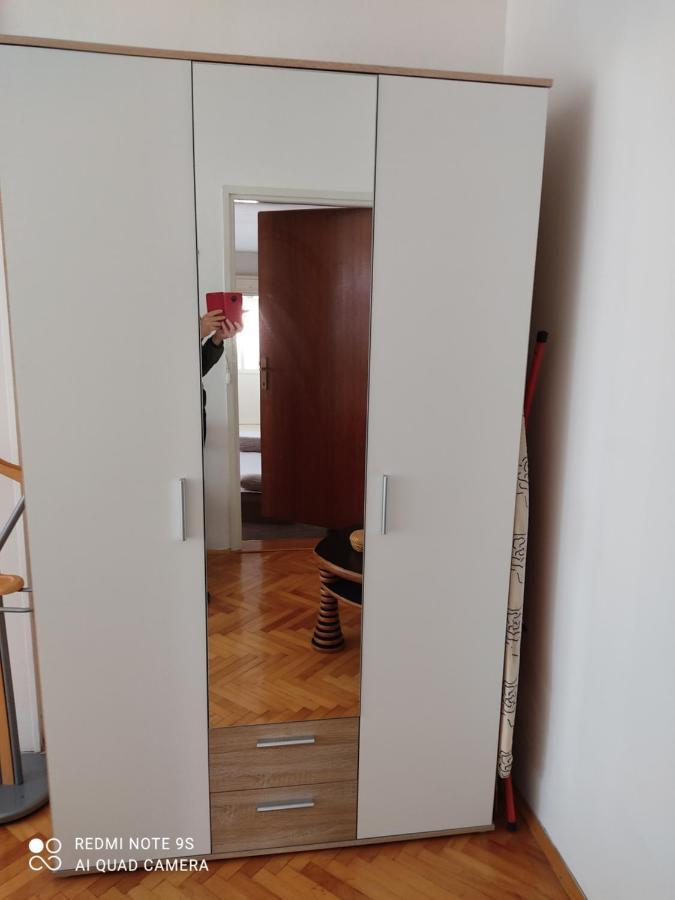 Ivana Sibenik Luaran gambar