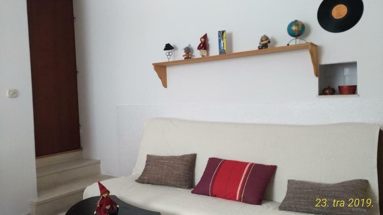 Ivana Sibenik Luaran gambar